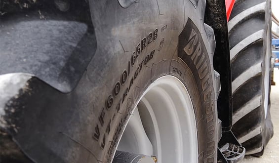 VF-Reifen VT TRACTOR von Bridgestone zur Steigerung der Leistungsfähigkeit Ihres Traktors