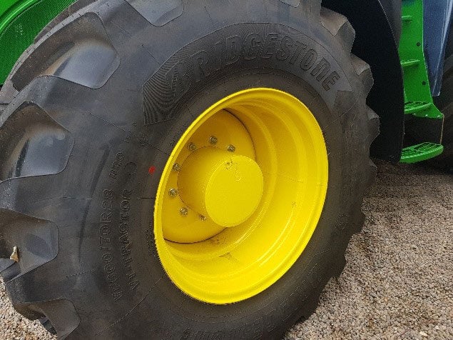 Premium-Felge und Reifen VT-TRACTOR von Bridgestone