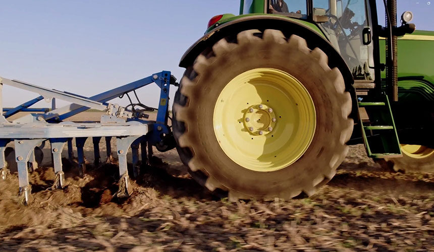 Der VX-R TRACTOR - Feldarbeit mit einer höheren energetischen Effizienz