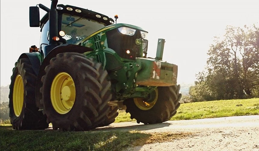Für Spurtreue in Kurven optimierter Reifen VX-TRACTOR