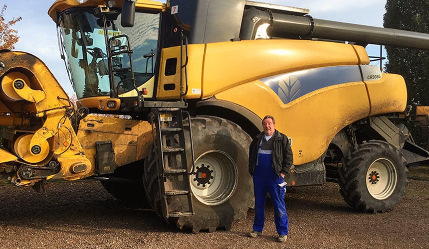 Mähdrescher New Holland CR 9080 mit VT-Combine