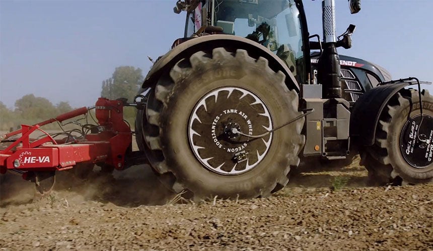 Traktor Fendt 724 Vario mit Reifen VT-Tractor